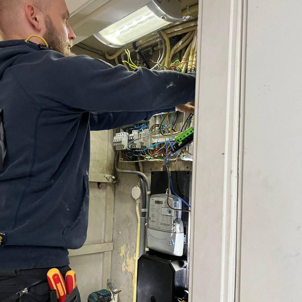 Bouw Steen - Groepenkast vervangen