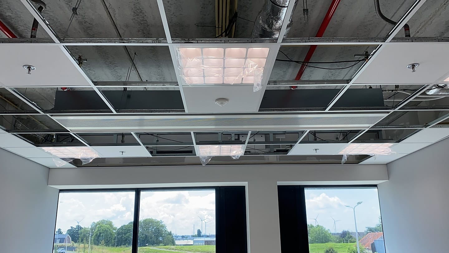 Verlichting in kantoorpand DAEL Groep in Maasdijk